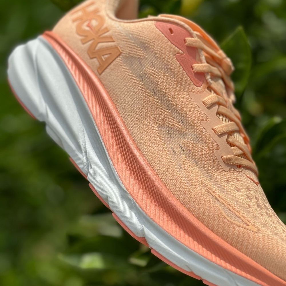 Hoka Clifton 9  Cantaloupe / White women size   7 new with box - Picture 3 of 17